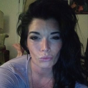 Meet your Posher, Divina